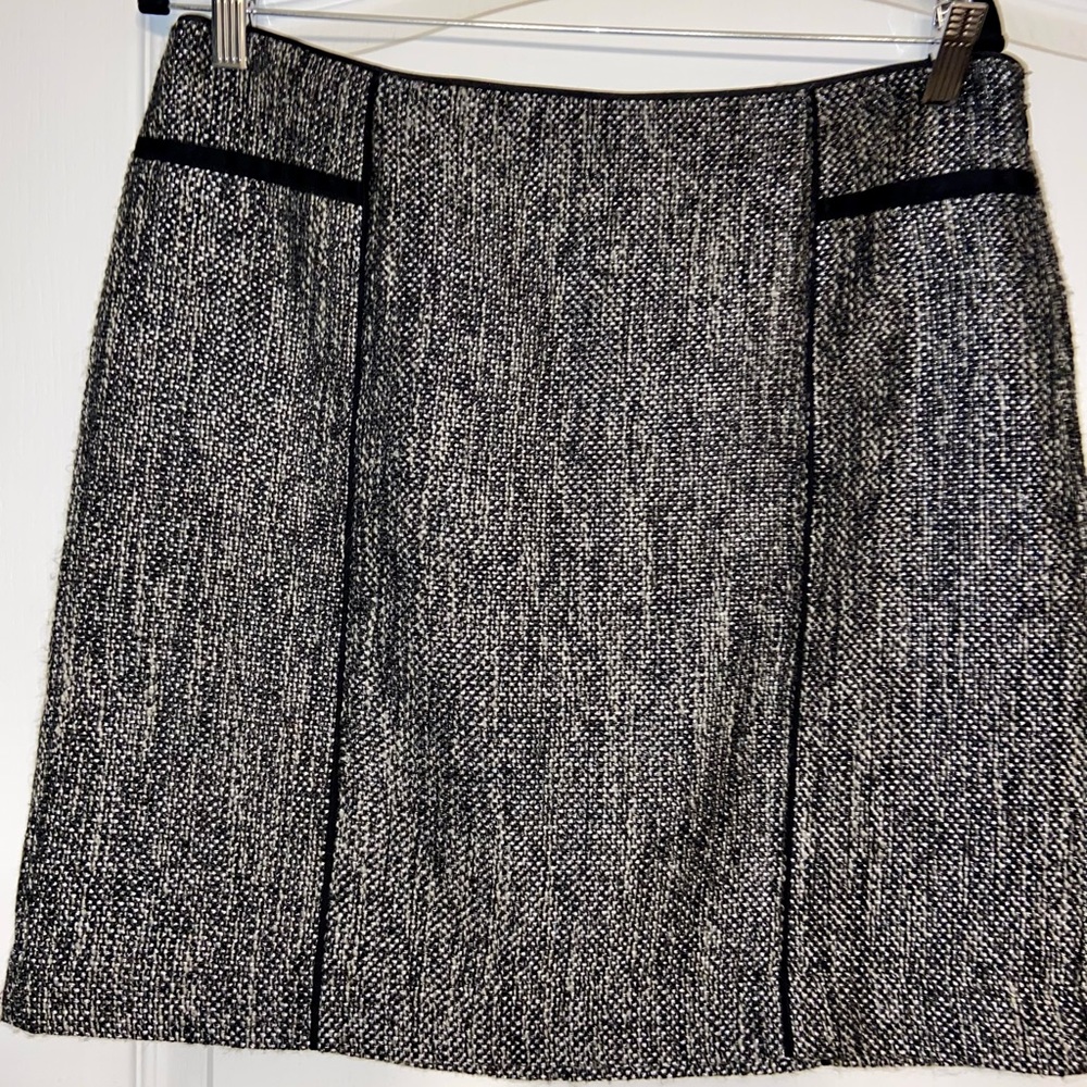 White House Black market skirt size 10